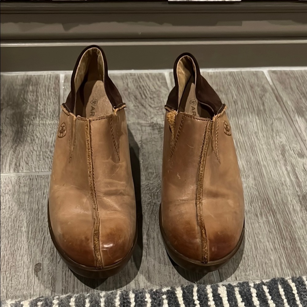 Ariat Women's Brown Leather Ankle Booties size 6 1/2